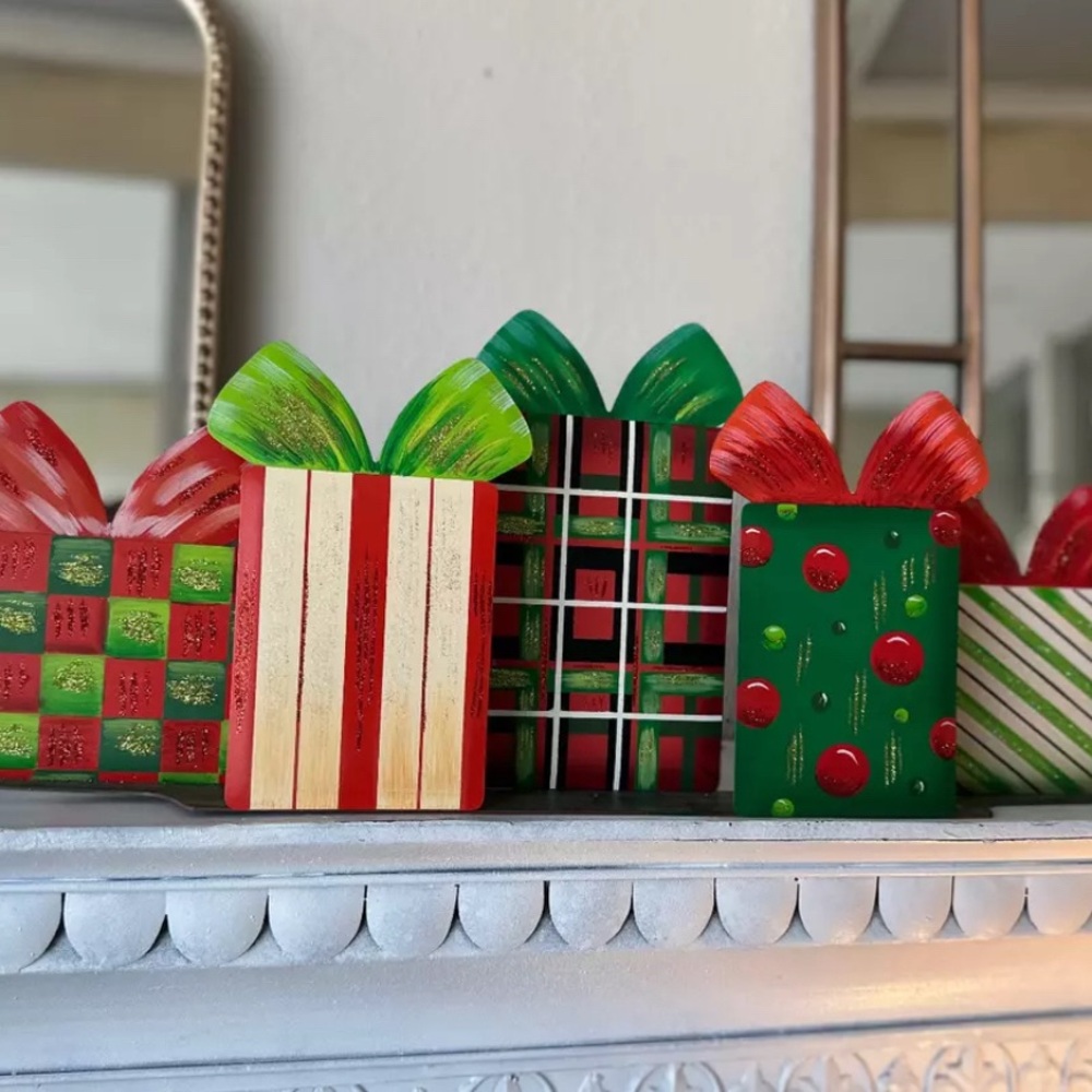 Christmas Festive Pattern Packages Metal Mantle Decoration